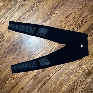 Alo Moto leggings size S